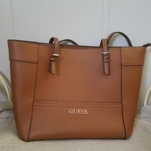 Guess tote